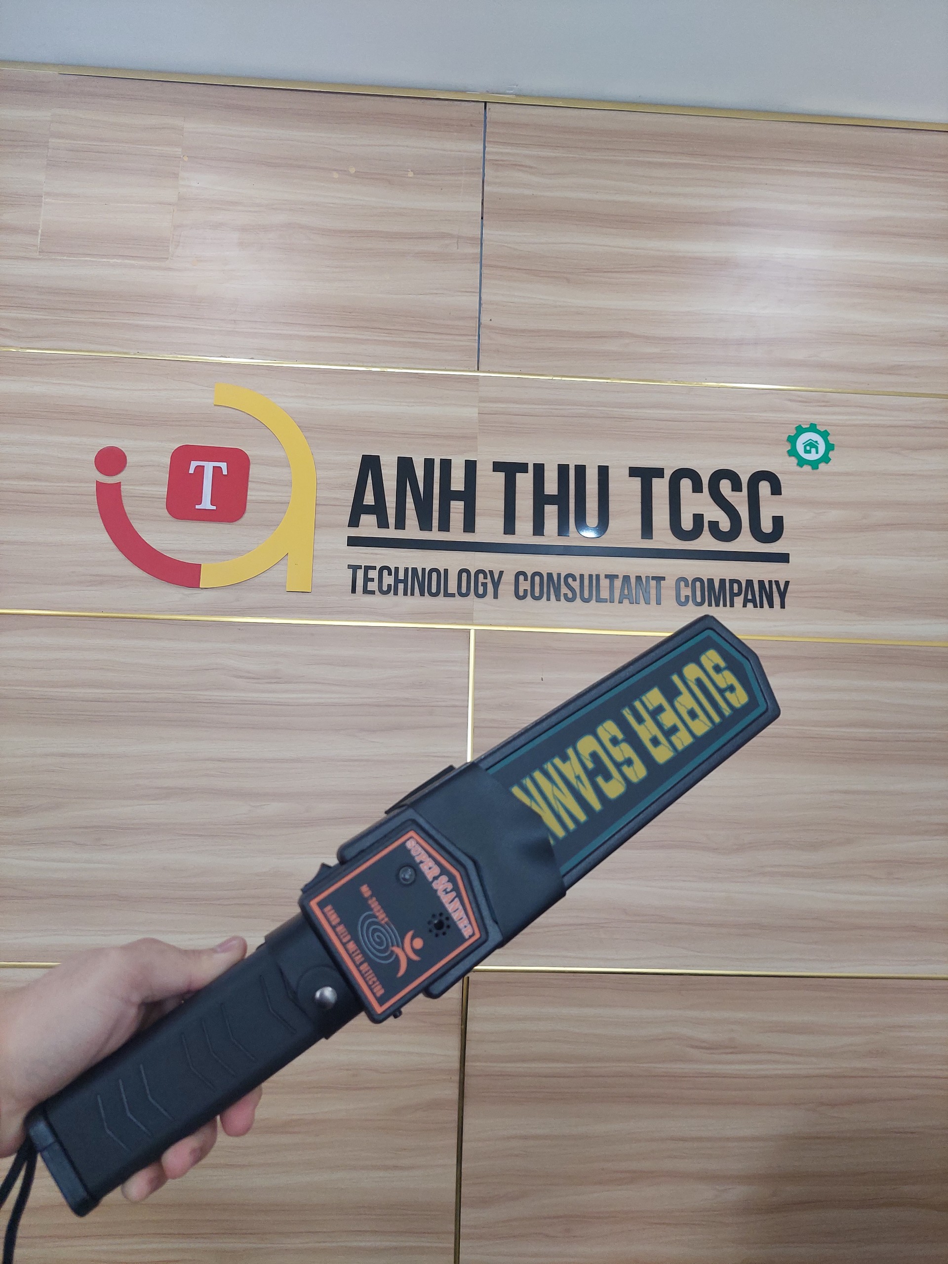 Máy Dò Kim Loại Cầm Tay - Sự Lựa Chọn An Ninh Hiệu Quả