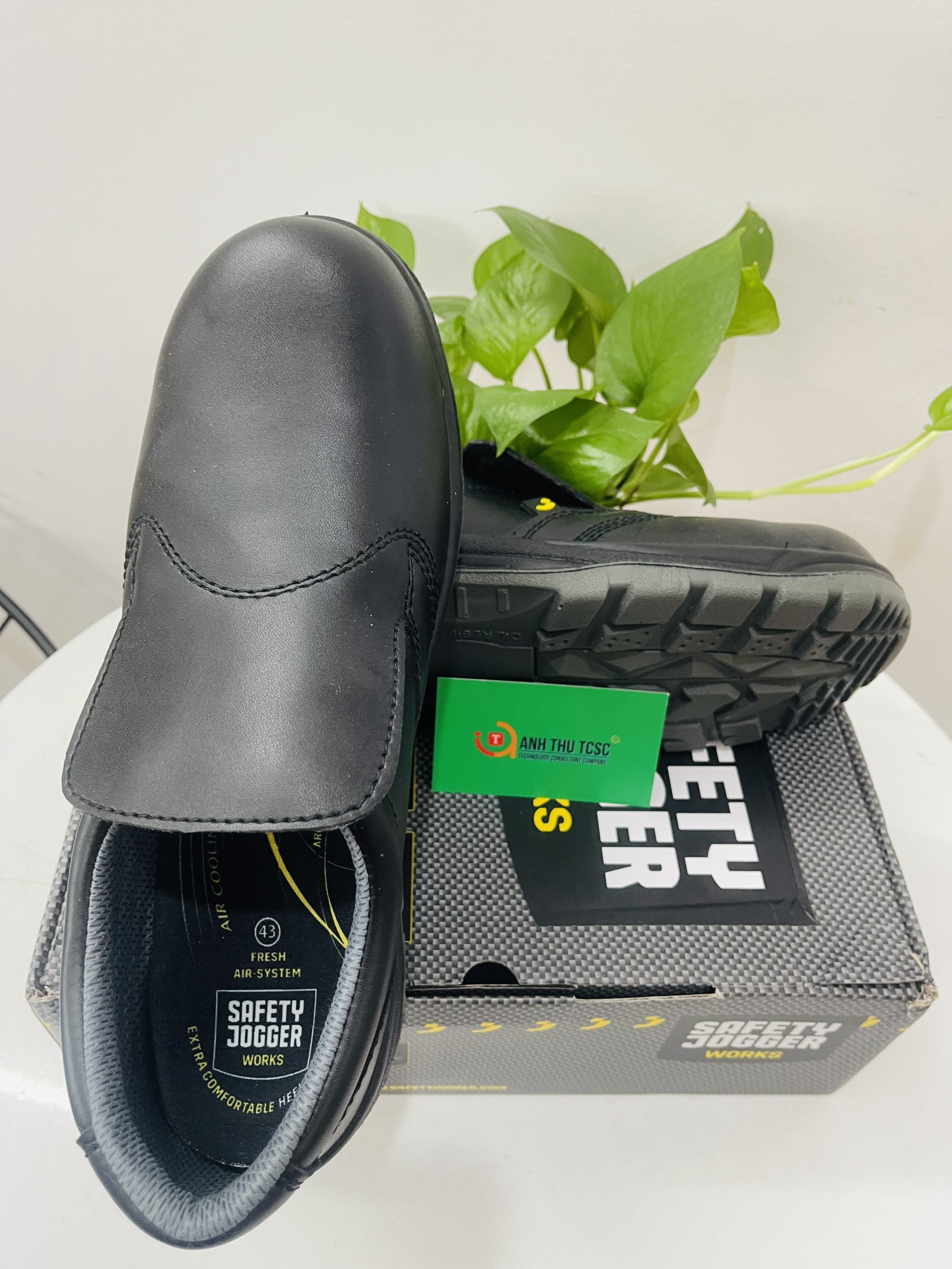 Giày bảo hộ Jogger Dolce S3 SRC